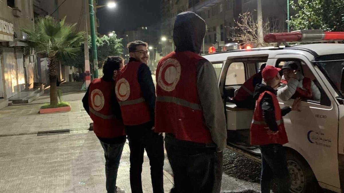 شباب متطوعون يصنعون الفارق في فصل الشتاء