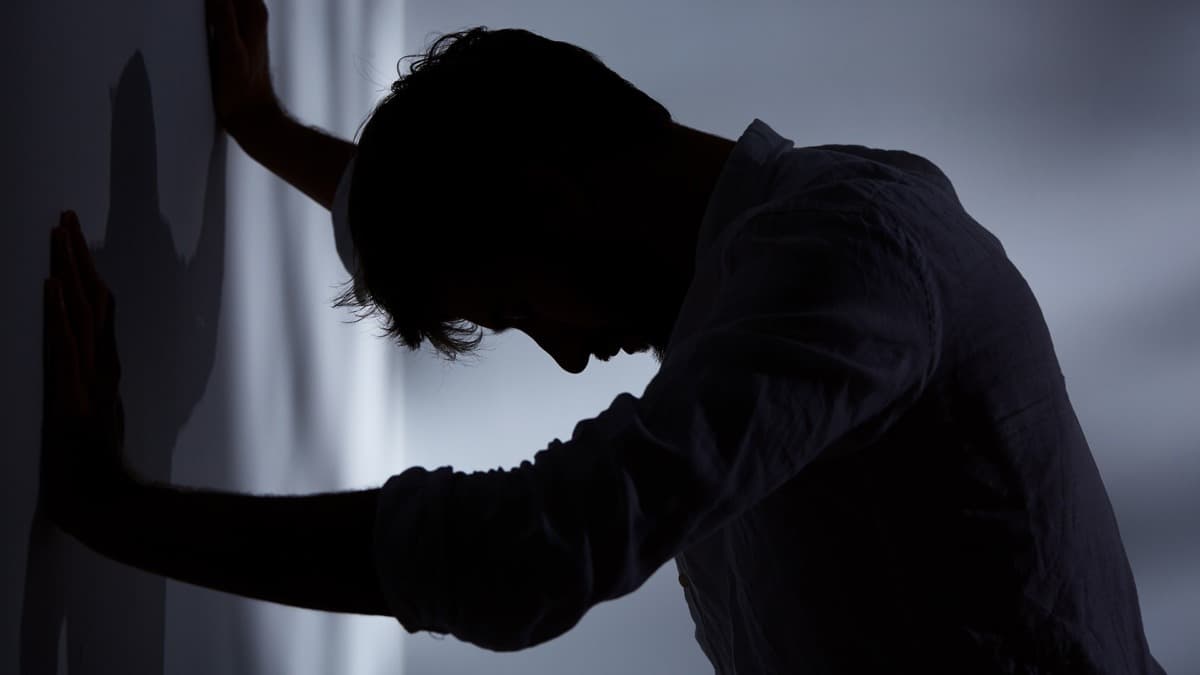 من شيم الفاسقين