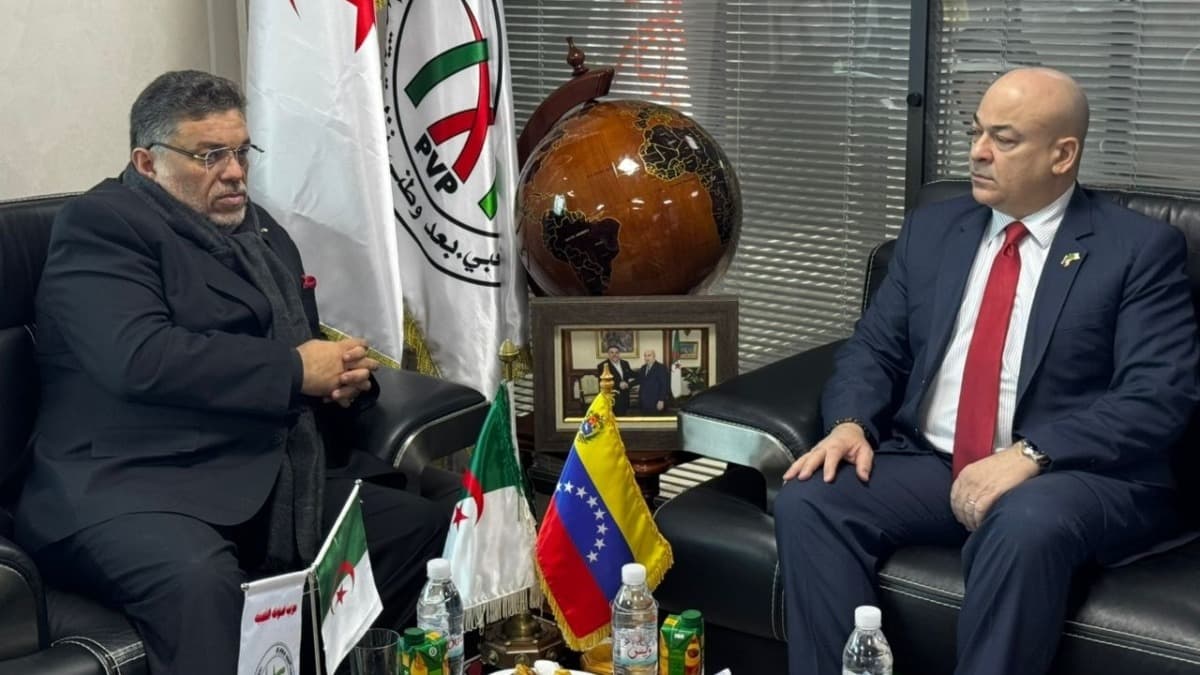 لمين عصماني يستقبل سفير فنزويلا بالجزائر