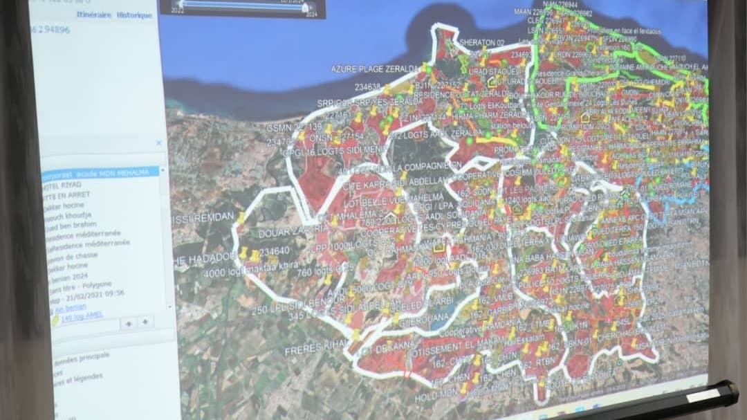 جهود لتطوير البنى التحتية الرقمية ومتابعة وضعية الربط بالالياف البصرية بالعاصمة